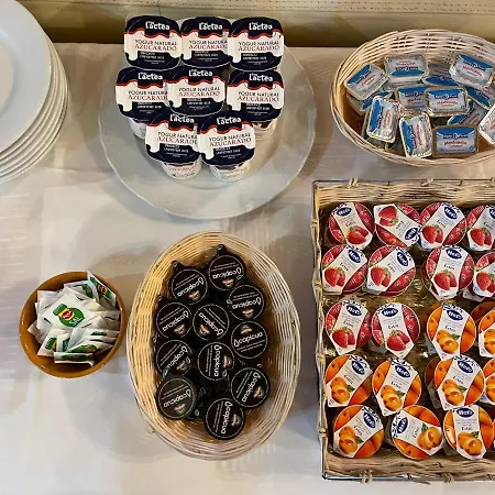 Hotel Rural Foncubierta 3*